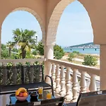 公寓 Beachfront Jurica With Balcony *