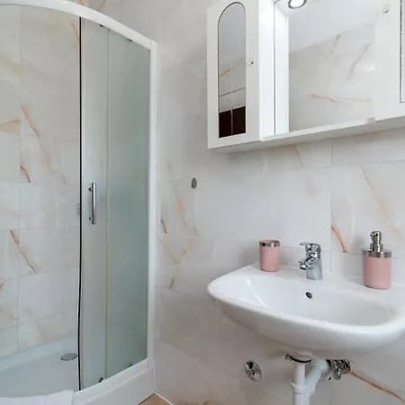 Beachfront Jurica Apartman Trogir
