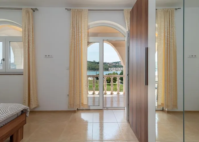Apartmán Beachfront Jurica With Balcony *