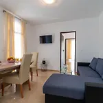 Apartment Beachfront Jurica With Balcony