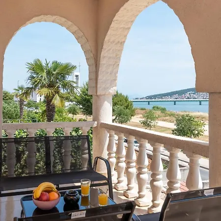 Apartament Beachfront Jurica With Balcony *