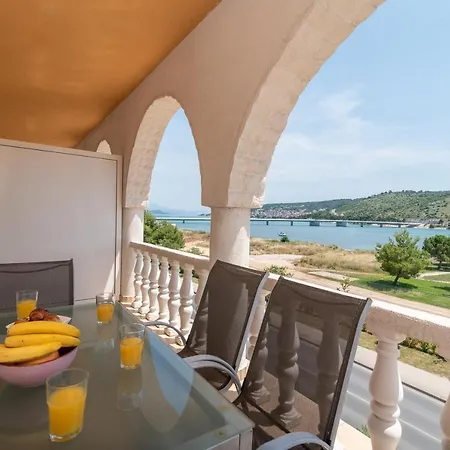 Beachfront Jurica With Balcony Apartament *