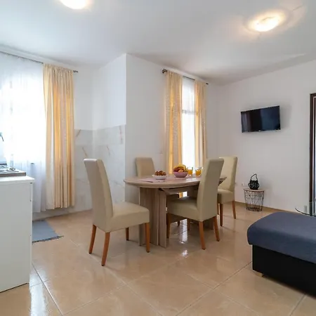 Apartament Beachfront Jurica With Balcony Trogir