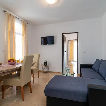 Apartament Beachfront Jurica With Balcony