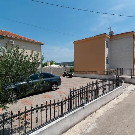 Beachfront Jurica With Balcony Trogir