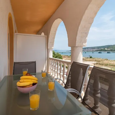 Apartament Beachfront Jurica With Balcony Trogir