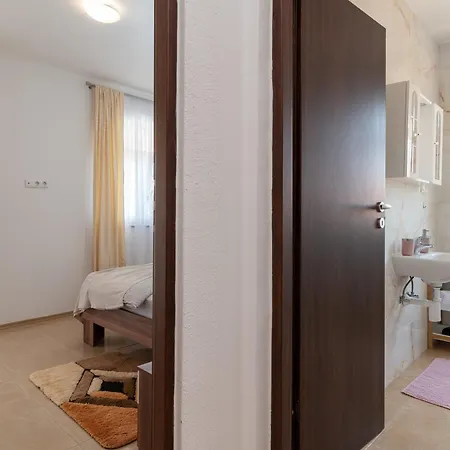 Apartament Beachfront Jurica With Balcony *